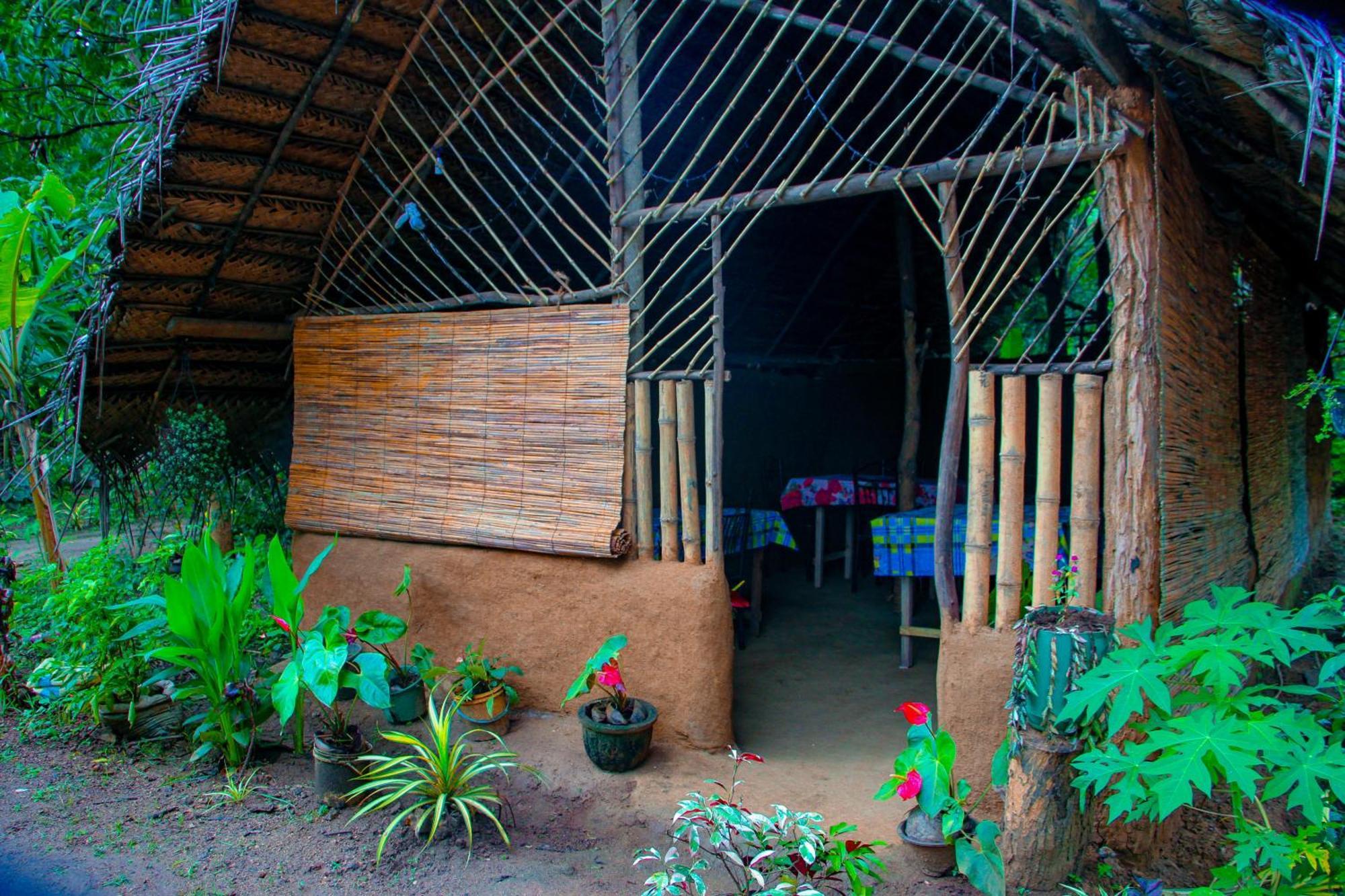 Chanaka Holiday Inn Sigiriya Eksteriør billede